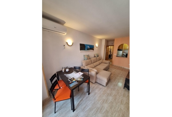 Resale - Apartment / flat - Torrevieja - Estacion De Autobuses