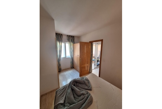 Resale - Apartment / flat - Torrevieja - Estacion De Autobuses