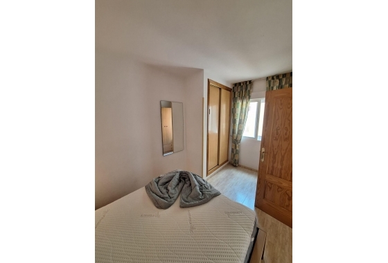Resale - Apartment / flat - Torrevieja - Estacion De Autobuses