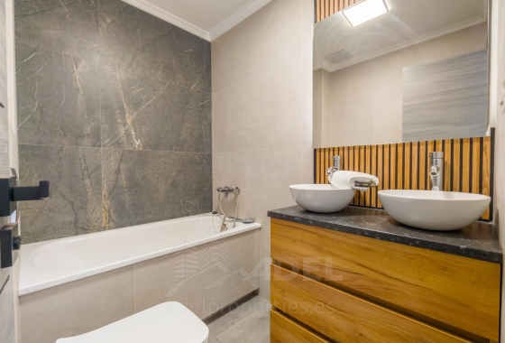 Resale - Apartment / flat - Torrevieja - PARQUE DE LAS NACIONES