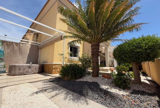 Resale - Bungalow - Orihuela Costa - Los Dolses