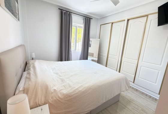 Resale - Bungalow - Orihuela Costa - Los Dolses