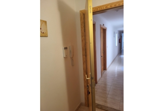 Resale - Apartment / flat - Torrevieja - Estacion De Autobuses