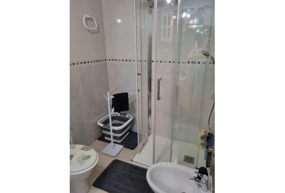 Resale - Apartment / flat - Torrevieja - Estacion De Autobuses