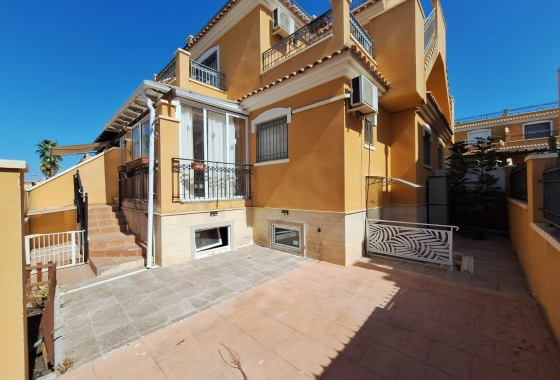 Resale - Townhouse - Torrevieja - aguas nuevas