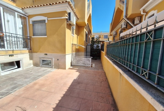 Resale - Townhouse - Torrevieja - aguas nuevas