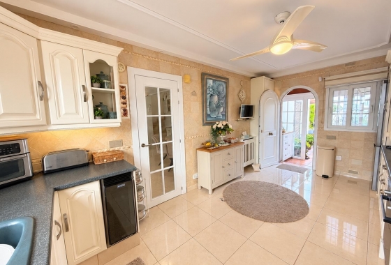 Återförsäljning - Villa - Orihuela Costa - Costa Blanca
