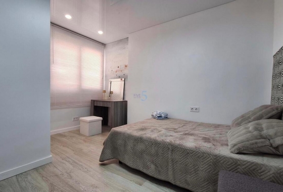 Herverkoop - Appartement / flat - Torrevieja - Playa Acecion
