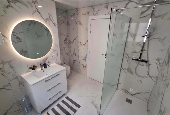 Herverkoop - Appartement / flat - Torrevieja - Playa Acecion