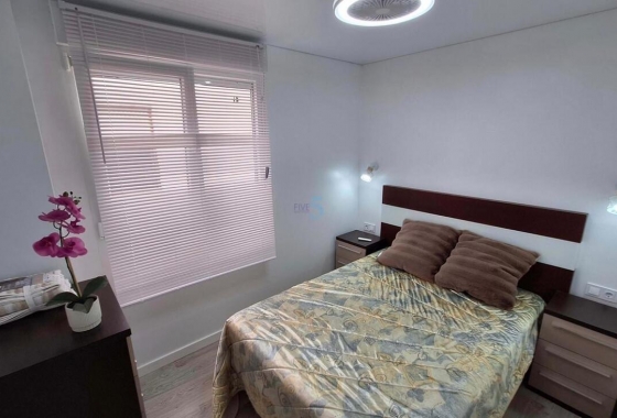 Herverkoop - Appartement / flat - Torrevieja - Playa Acecion