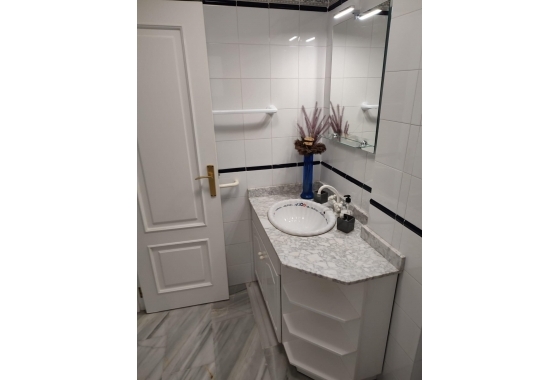 Resale - Apartment / flat - Torrevieja - Los Frutales