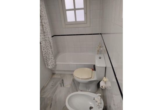 Resale - Apartment / flat - Torrevieja - Los Frutales
