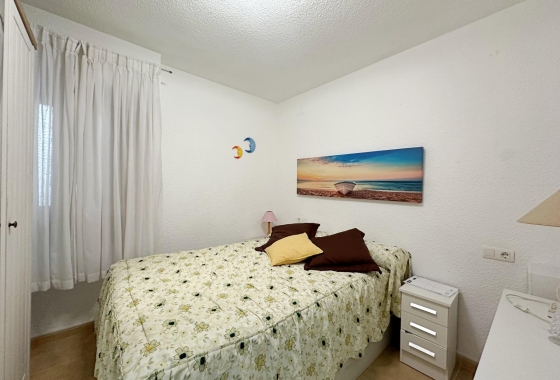 Återförsäljning - Lägenhet / lägenhet - Torrevieja - Playa De Los Naufragos