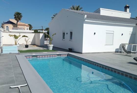 Herverkoop - Villa - Orihuela Costa - Costa Blanca