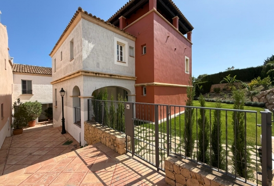 Новостройка - Дом - Golf Badia