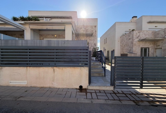 Herverkoop - Herenhuis - Torrevieja - aguas nuevas