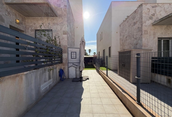Herverkoop - Herenhuis - Torrevieja - aguas nuevas