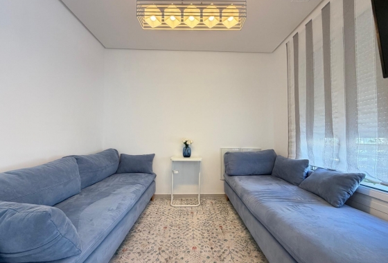 Herverkoop - Herenhuis - Torrevieja - aguas nuevas