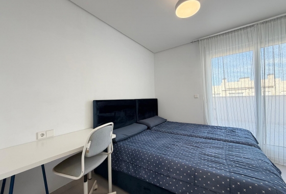 Herverkoop - Herenhuis - Torrevieja - aguas nuevas