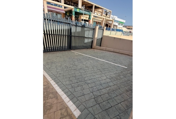 Herverkoop - Bungalow - Orihuela Costa - La Zenia