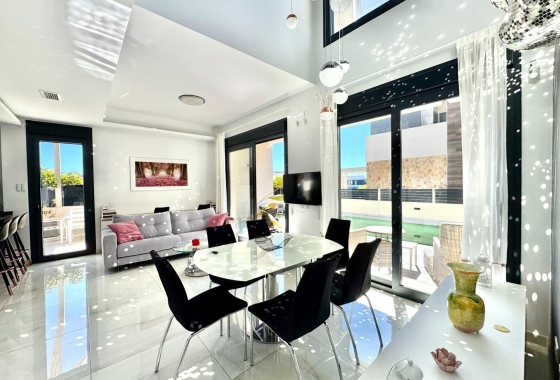 Herverkoop - Villa - Orihuela Costa - Lomas De Cabo Roig