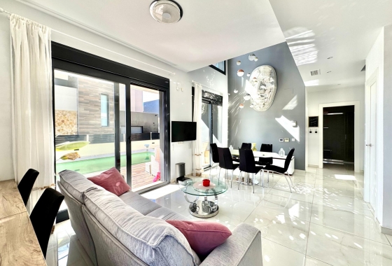 Herverkoop - Villa - Orihuela Costa - Lomas De Cabo Roig