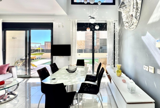 Herverkoop - Villa - Orihuela Costa - Lomas De Cabo Roig