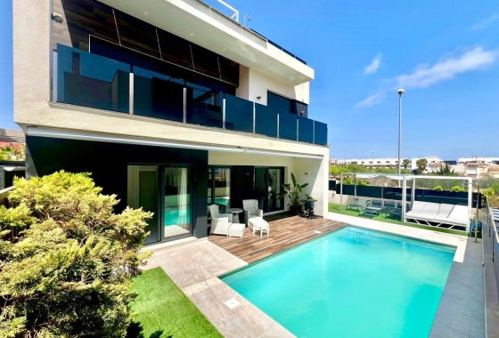 Herverkoop - Villa - Orihuela Costa - Lomas De Cabo Roig