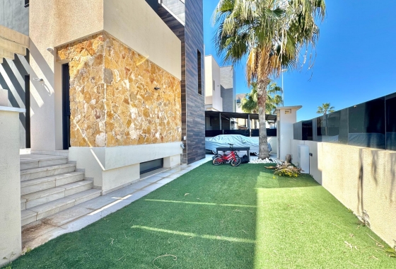 Herverkoop - Villa - Orihuela Costa - Lomas De Cabo Roig