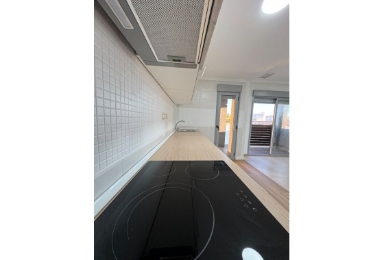 Herverkoop - Appartement / flat - Torrevieja - Puerto Deportivo Marina Salinas
