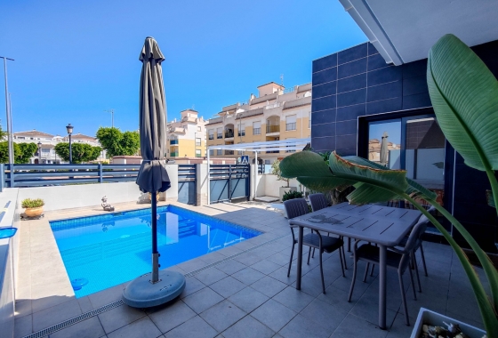 Herverkoop - Villa - Formentera del Segura - Costa Blanca