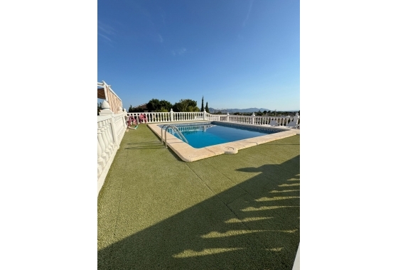 Herverkoop - Villa - Albatera - Partida Lomas