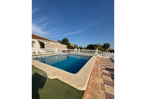 Herverkoop - Villa - Albatera - Partida Lomas