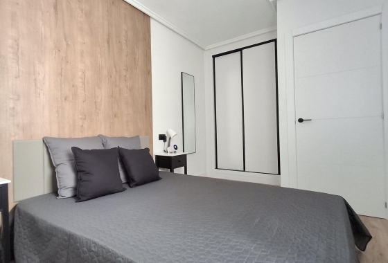 Herverkoop - Appartement / flat - Torrevieja - Estacion De Autobuses