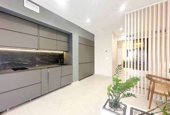 Herverkoop - Appartement / flat - Torrevieja - Centro