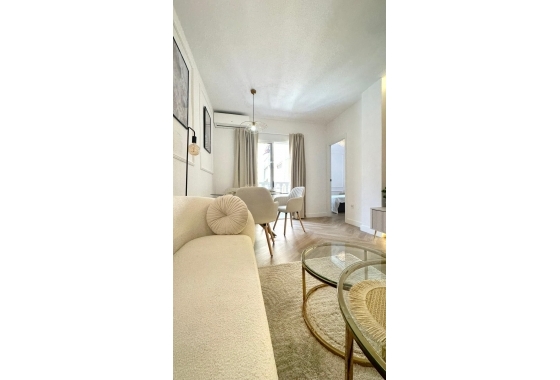 Herverkoop - Appartement / flat - Torrevieja - Centro