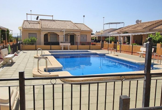 Herverkoop - Bungalow - Guardamar del Segura - 03140