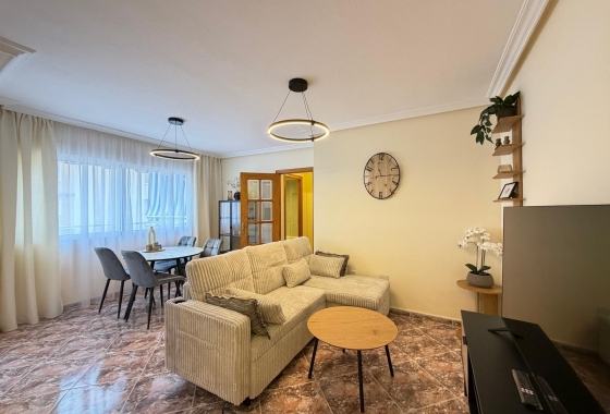 Herverkoop - Appartement / flat - Torrevieja - Centro