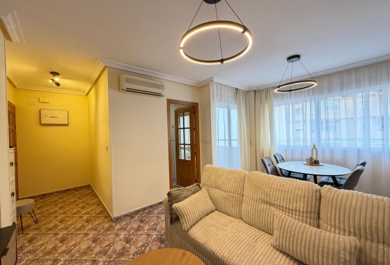Herverkoop - Appartement / flat - Torrevieja - Centro