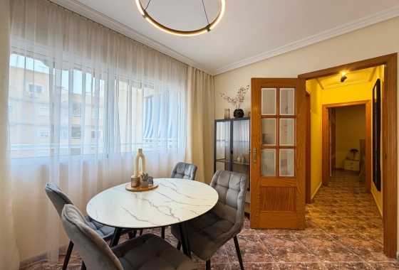 Herverkoop - Appartement / flat - Torrevieja - Centro