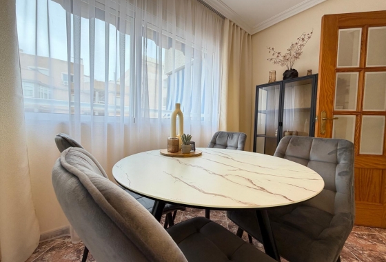 Herverkoop - Appartement / flat - Torrevieja - Centro