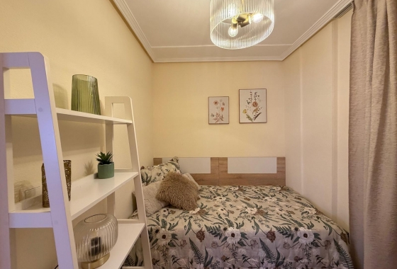 Herverkoop - Appartement / flat - Torrevieja - Centro