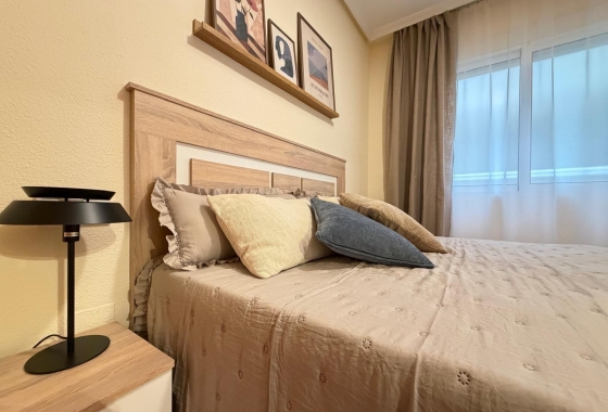Herverkoop - Appartement / flat - Torrevieja - Centro
