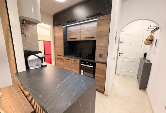 Herverkoop - Appartement / flat - Torrevieja - Estacion De Autobuses