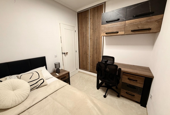 Herverkoop - Appartement / flat - Torrevieja - Estacion De Autobuses