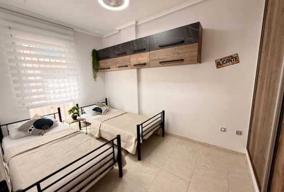 Herverkoop - Appartement / flat - Torrevieja - Estacion De Autobuses