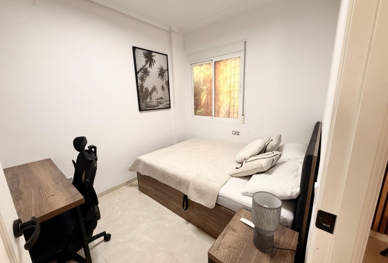Herverkoop - Appartement / flat - Torrevieja - Estacion De Autobuses