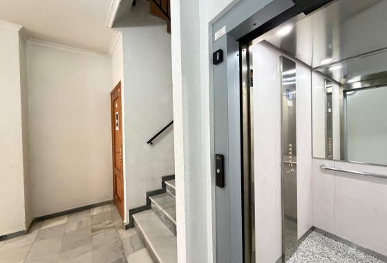 Herverkoop - Appartement / flat - Torrevieja - Playa del Cura