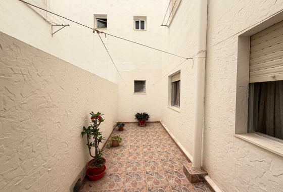 Herverkoop - Appartement / flat - Torrevieja - Las Piscinas Naturales