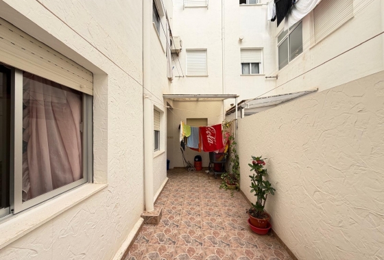Herverkoop - Appartement / flat - Torrevieja - Las Piscinas Naturales